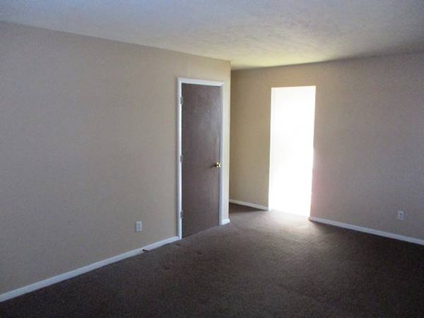 $930 / 2br - Amplio apartamento de 2 habitaciones (101 N Williamsburg)63700527697667124