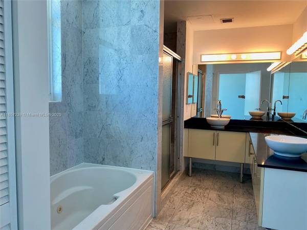 $6,000 / 3br - downtown condo for rent (miami)64051002842114121