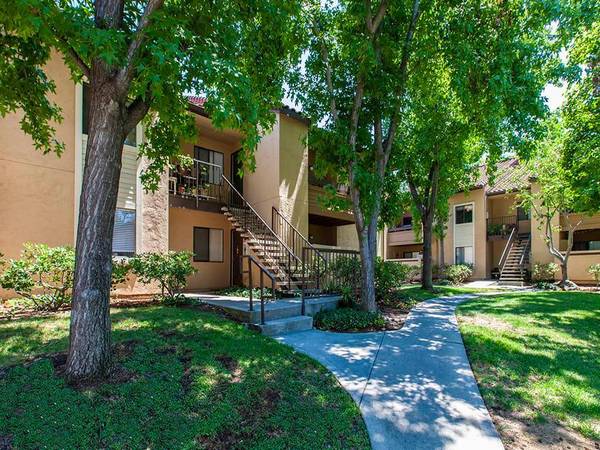 $3,065 / 2br - 978ft2 - Public Transportation, Vaulted Ceilings, Short Term Lease, Microwave (san jose east)63668111715715124