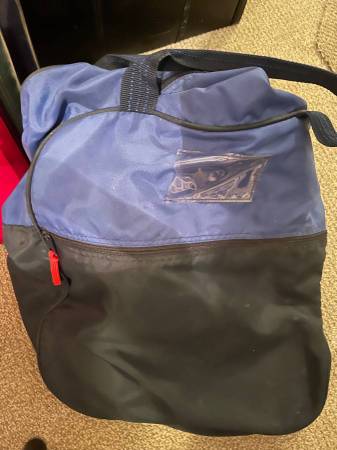 Downhill skiing ski boots bag 1