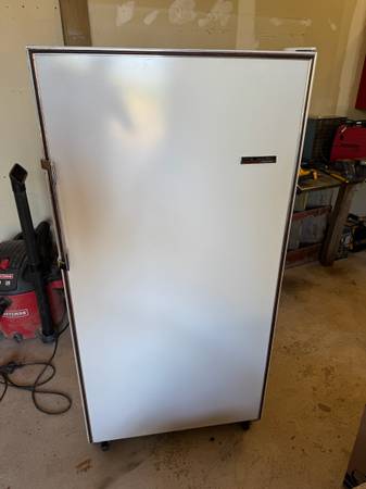 Refrigerator 1