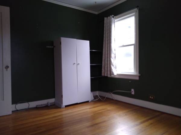 $650 / 3br - 120ft2 - Habitación acogedora en alquiler en casa de 3 habitaciones estilo craftsman $650 (Piedmont)63841707912833123