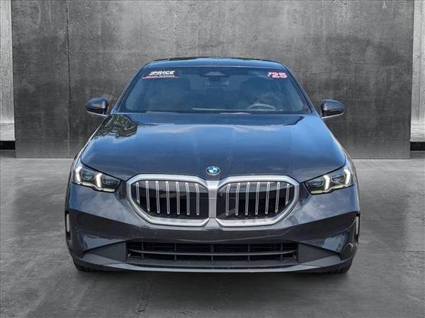 Sedán eléctrico BMW Serie 5 530i 2025 - $43,989 (Llame al *(940) 240-6284* para confirmar disponibilidad al instante)63485280674305121