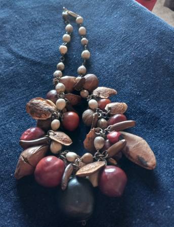 SEED and NUT NECKLASE NEW never used 1