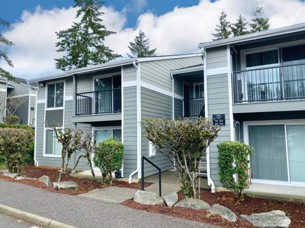 $1,795 / 2br - 815ft2 - Eco-Friendly Elegance: Energy-Saving Homes at Benson Village (Kent)63814788923267124