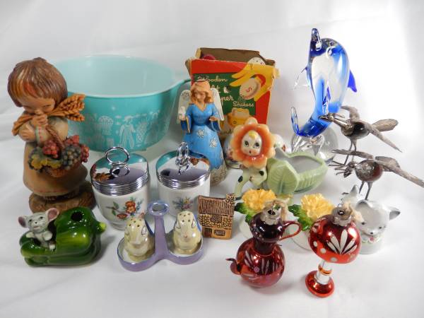 Treasures from Grandma's Attic ~ Lots of Vintage to Clear Out!! 1