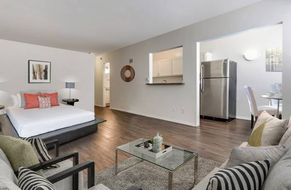 $2,045 / 500ft2 - Studio In Amazing Santa Monica + SS Appliances, Pool, SPECIALS (Santa Monica)63952932203394121
