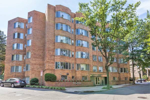 $1,606 / 1br - 450ft2 - 1B/1B, In Washington, Intercom Entry System (1660 Lanier Place Northwest, Washington, DC)63779215976193120