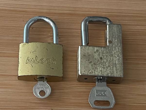 2 padlocks with single key 1