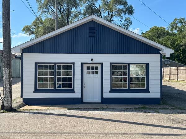 1 Beautifully Remodeled 1-Bedroom Apartment for Rent 1