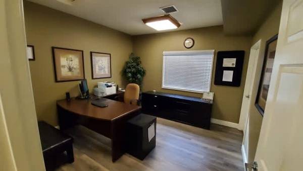 Laundry Facilities, BBQ/Picnic Area, Walk-In Closets 1
