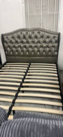 New queen bed / free delivery 1