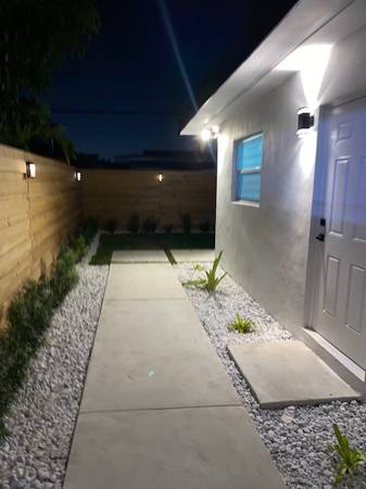 $2,000 / 1br - 1/1 new efficiency private entrance (City of Miami)64049275913730120