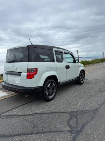 2010 Honda element all-wheel-drive extremely low miles clean title - $12,900 (Edmonds)63617276201475121