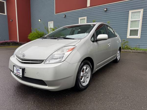 2004 Toyota Prius in great running shape>>Only 150K<< - $4,995 (Daily Deals Auto Sales Seattle)63469890345473123