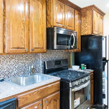 $3,800 / 2br - ESPACIOSO Y LUMINOSO DE 2 DORMITORIOS + ESTUDIO AL ESTILO RAILROAD 2,5 TRENES (Prospect Lefferts)63661255732739120