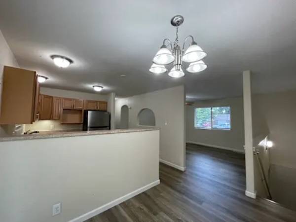 $1,800 / 3br - 1824ft2 - Charming 3BR House with Yard & Deck – Move-In Ready (Colorado Springs)63686815121923123