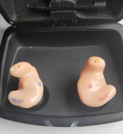 Starkey Rechargeable Hearing Aids Kit 1