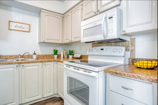$950 / 1br - 950ft2 - $400 FIRST MONTH RENT IMMEDIATE MOVE IN! (Broken Arrow)63982128412547120