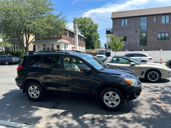 2011 Toyota Rav 4 AWD - $3,900 (Sheepshead Bay)63654708815235122