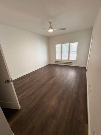 $1595.00 Kensington Garden Studio/1bath. AVAILABLE NOW!63667975622017121