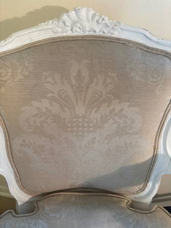 Antique ornate chair white beige - $10 (Hollywood Hills)63471469840515122