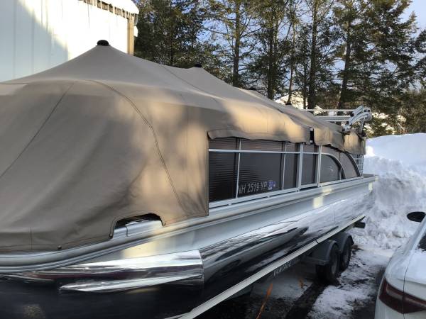 2017 Bennington pontoon Tritoon g23 with 250 hp verado.$36000 1