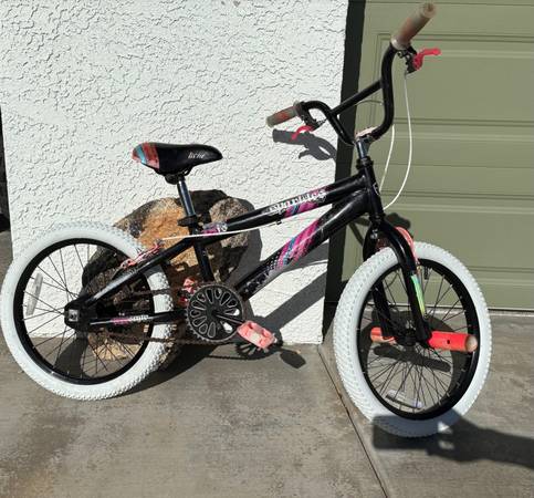 Girls bike FREE 1