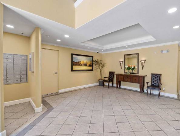 Sun-Drenched One Bedroom Haven with In-Unit Laundry & Fireplace 1