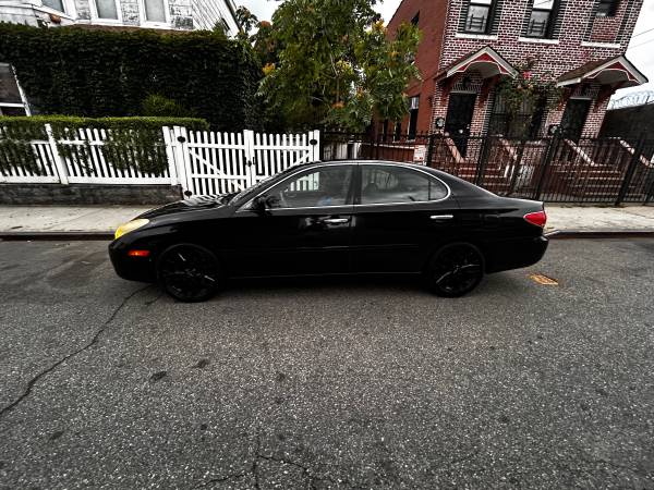 2006 Lexus ES 330 runs excellent looks good AC ice cold - $2,750 (Queen)63482587485187123