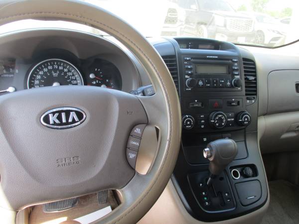 2006 Kia Sedona - $2,35063621942303235124