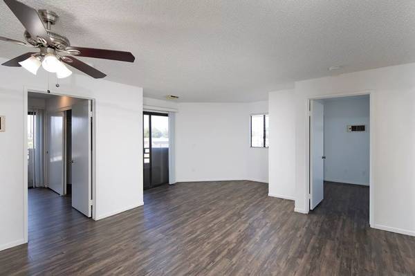 $2,895 / 2br - 950ft2 - *OPEN HOUSE: 9/26 3-5PM* Spacious 2BR in OB/Point Loma + Parking (San Diego)63841345991297124