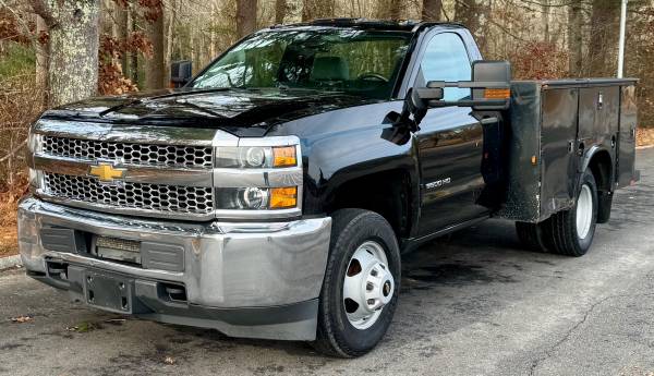 **2019 Chevy K3500 Utility DRW 4x4** 1