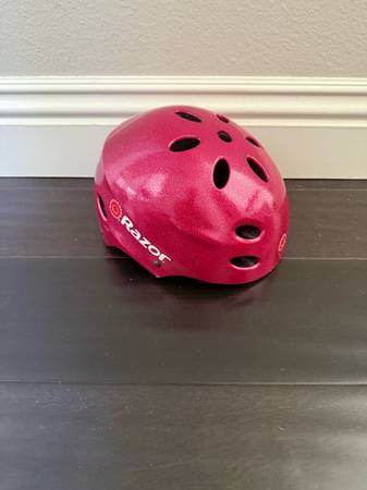 Razor V17 Multi-Sport Child's Helmet in Pink 1