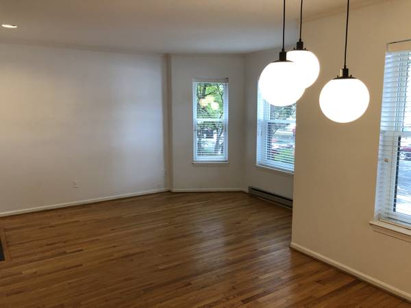$3,150 / 2br - Hermoso apartamento en la intersección de Dupont y Adams Morgan (Dupont/Adams Morgan/U Street)63822289611523120