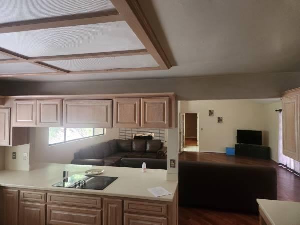 $1,100 / 5br - Hogar masculino sobrio de convivencia (San Diego)64037223745794121