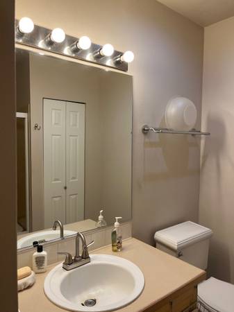 $850 / 1br - Room for rent (Tukwila)63866941542657122