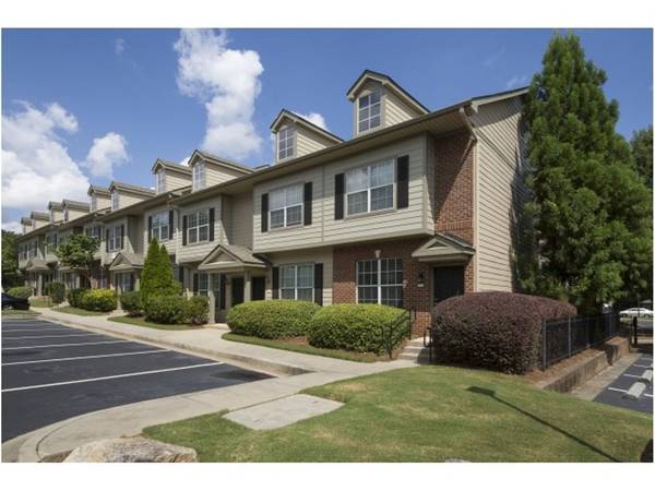$1,655 / 2br - 1152ft2 - Rent Credit Reporting Service, Washer/Dryer, Pool (3507 REDWINE ROAD, ATLANTA, GA)63964126493954124