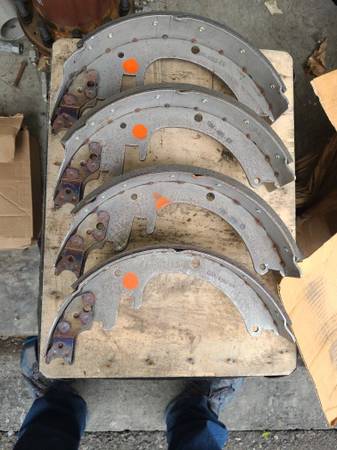 ACDelco 12477878 Drum Brake Shoe Kit 1