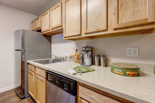 $2,020 / 2br - 1050ft2 - Instalaciones de lavandería en el lugar, refrigerador, área de barbacoa / picnic (19800 50th Ave W, Lynnwood, WA)63688295903105124