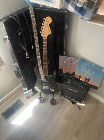 Ultimate Beginner Electric Guitar Starter Pack – Squier Stratocaster, 1