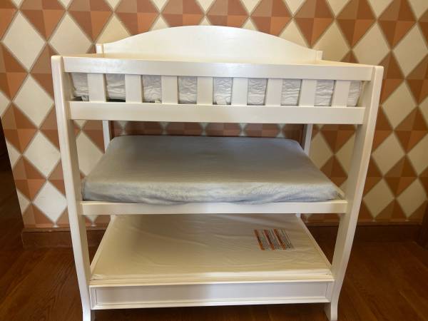 Baby changing table 1