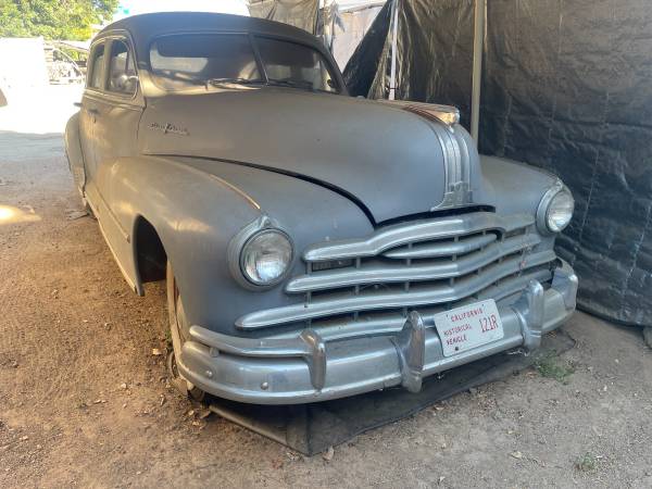 1948 Pontiac Torpedo 'Silver Streak' Sedan 1