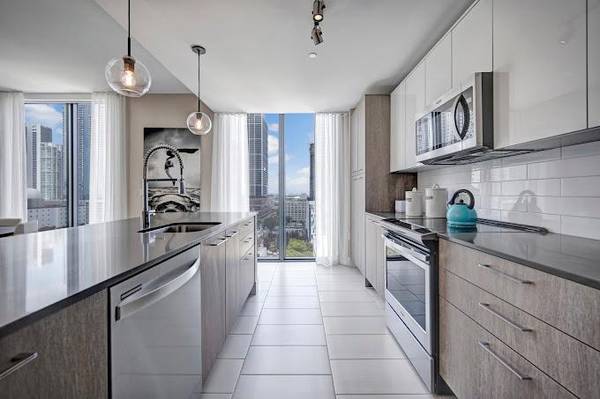 $2,940 / 1br - 735ft2 - Fantastic Luxe and Amenities (See the list!) See the Pics & Tour (Downtown Miami)63825137407745121