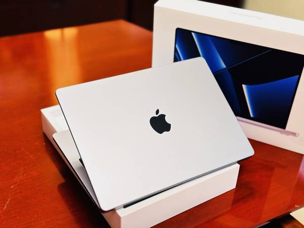 Apple MacBook Pro 14 inch M2 Pro Chip 16GB 512GB - computers - by