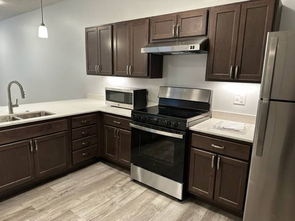 $1,087 / 1br - 603ft2 - Only One Left! (Bellevue Offutt Air Force Base)64021009617025120