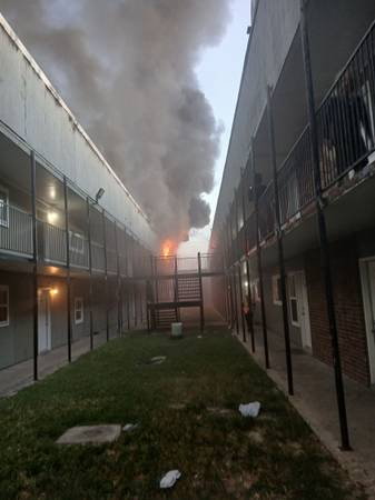 Incendio en el complejo de apartamentos Gentilly Ridge (Nueva Orleans)63904507075587120