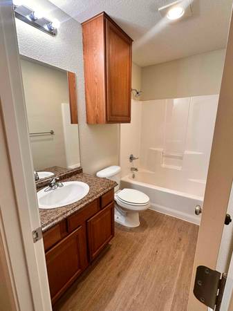 $2250.00 / 3br - 1365ft2 - 3 habitaciones, 2 baños dúplex en Midland | $2250/mes | Disponible 8/163622654161667124