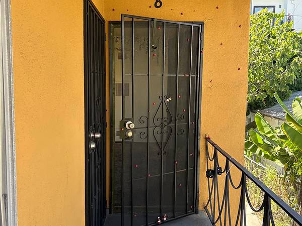 $2,249 / 2br - 700ft2 - Prime Hollywood 2BR/1BA Apartment + Parking – Walk to Everything!63840115202947121