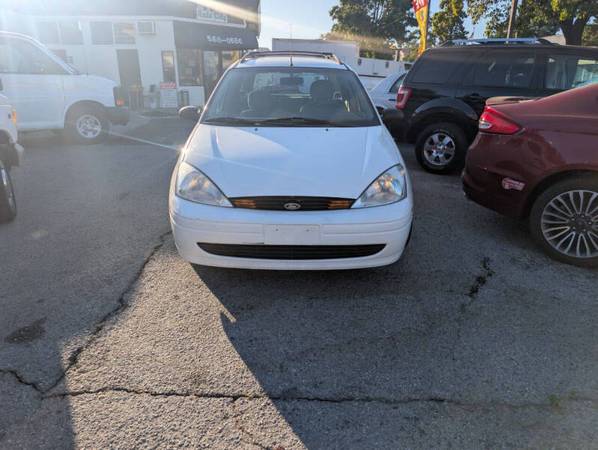 2000 Ford Focus SE 4dr Wagon 42526 Miles - $4,999 (redwood city)63438677244931122